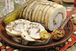 рулет из сала с мясной прослойкой вареный