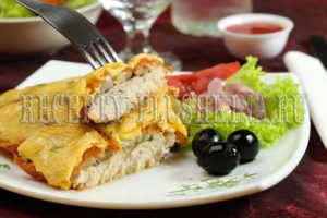куриное филе в духовке с помидорами и сыром