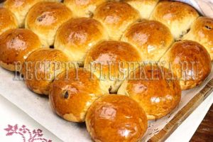 булочки с изюмом в духовке