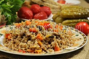 гречка с грибами и луком и морковью
